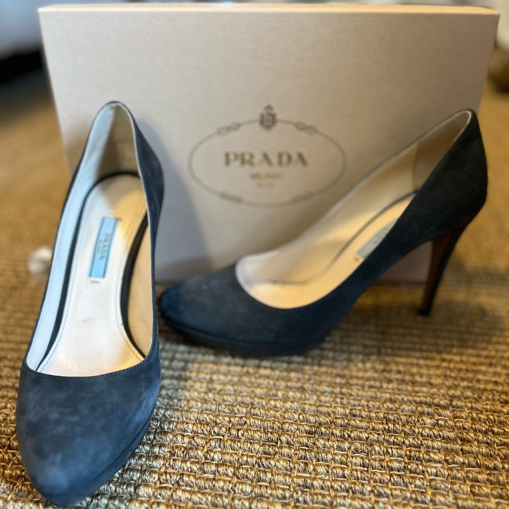 Prada Calzature Donna grey suede platform pumps size 37.5 / 7.5